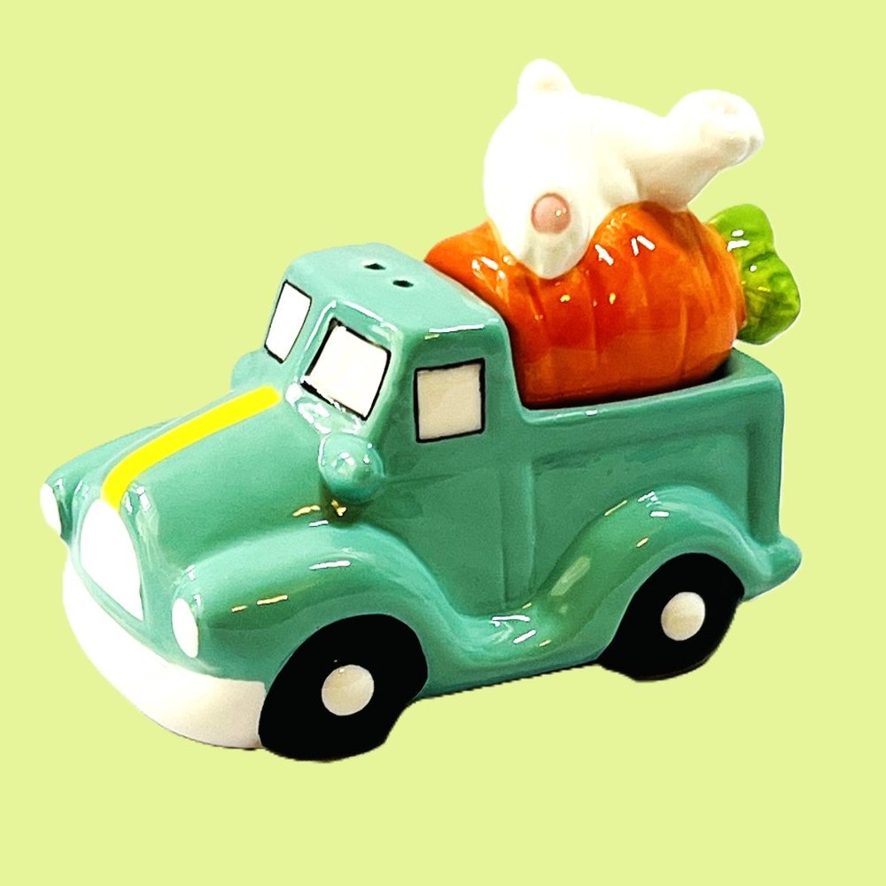 Easter Bunny Salt & Pepper Set Ceramic Old Pickup Truck Rabbit Carrot Shakers